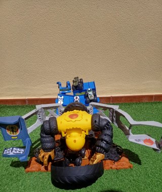 Circuito Monster Trucks Hot Wheels