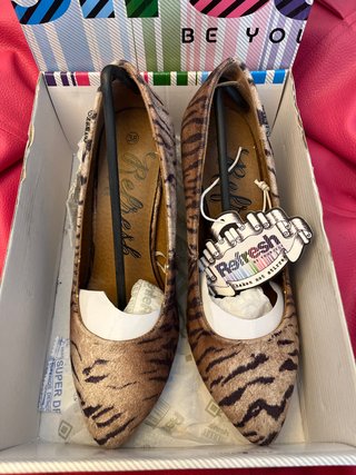 REBAJADO! Zapatos de tacón marca Refresh T.38