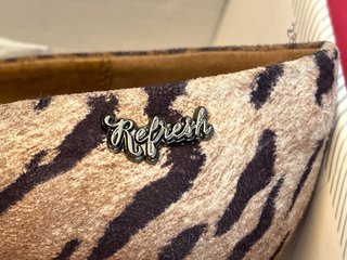 REBAJADO! Zapatos de tacón marca Refresh T.38