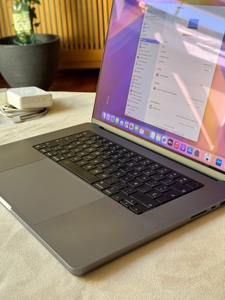 Apple MacBook Pro M1 PRO