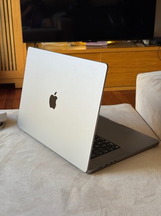 Apple MacBook Pro M1 PRO