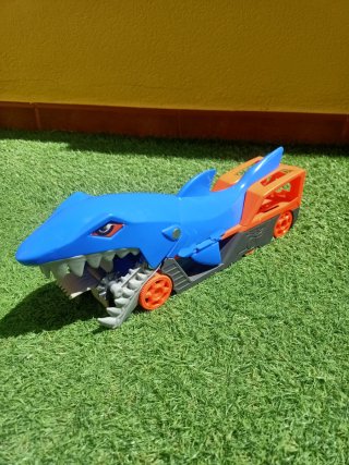 Camión Hot Wheels Tiburón Azul