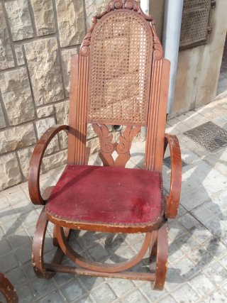 Coppia di Poltrone Antiche in Legno e Rattan