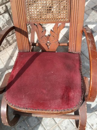 Coppia di Poltrone Antiche in Legno e Rattan