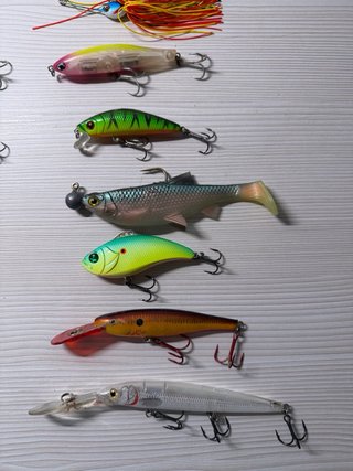 Lote de 15 señuelos de pesca