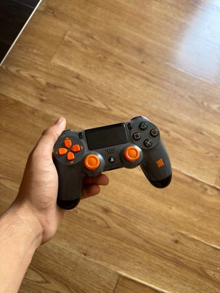 Playstation 4 Edición Especial Black Ops III  1TB