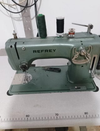 Máquina de coser Refrey industrial