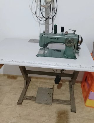 Máquina de coser Refrey industrial