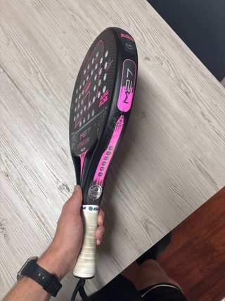 Pala Padel Royal M27 Negra y Rosa