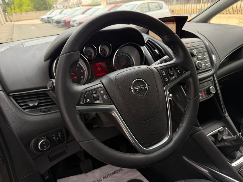 Opel Zafira 2016, foto 12