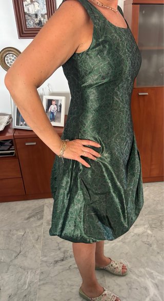 Vestido de fiesta verde tornasol.