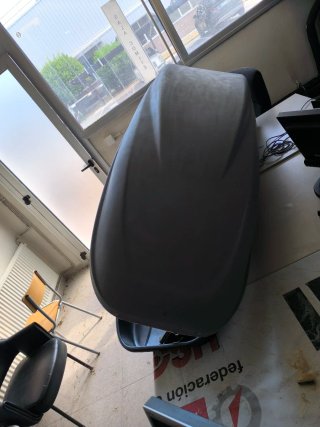 Portaequipajes de coche gris de Mercedes c  w 203