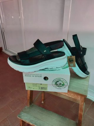 Sandalias Panama Jack mujer negras y blancas