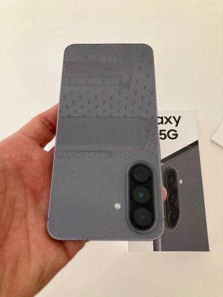 Samsung Galaxy A57 5G 256GB + Cargador + 4 Fundas