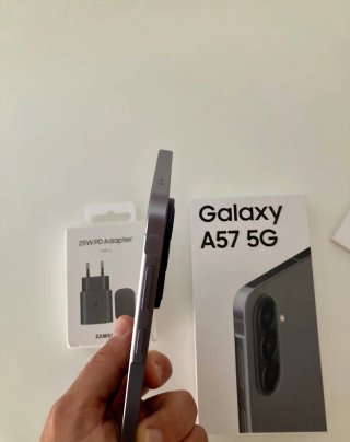 Samsung Galaxy A57 5G 256GB + Cargador + 4 Fundas