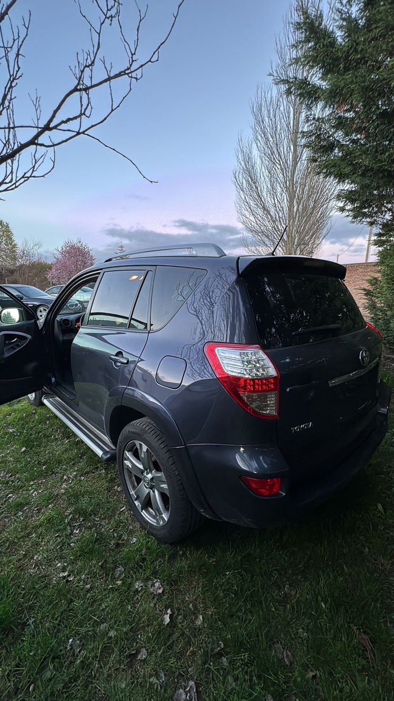 Toyota  Rav4 2010 - foto 1