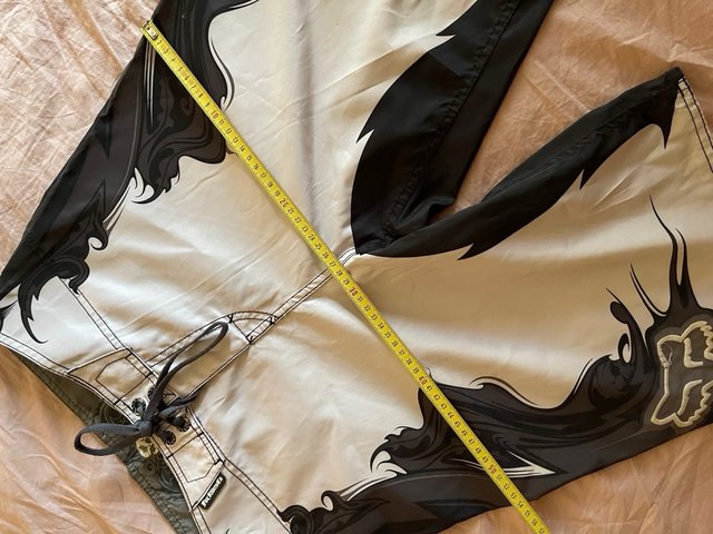 Pantalón corto Fox Board Shorts Talla 30 NUEVO