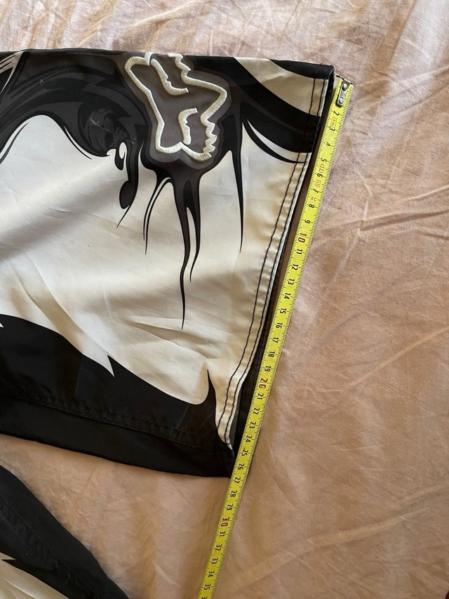 Pantalón corto Fox Board Shorts Talla 30 NUEVO