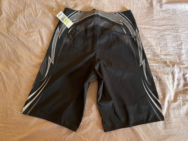 Pantalón corto Fox Board Shorts Talla 30 NUEVO