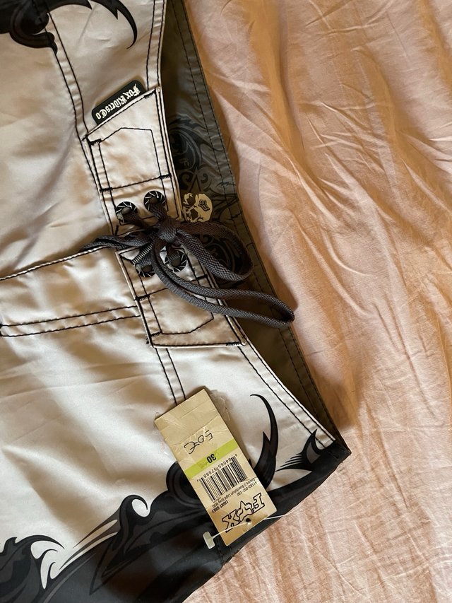 Pantalón corto Fox Board Shorts Talla 30 NUEVO