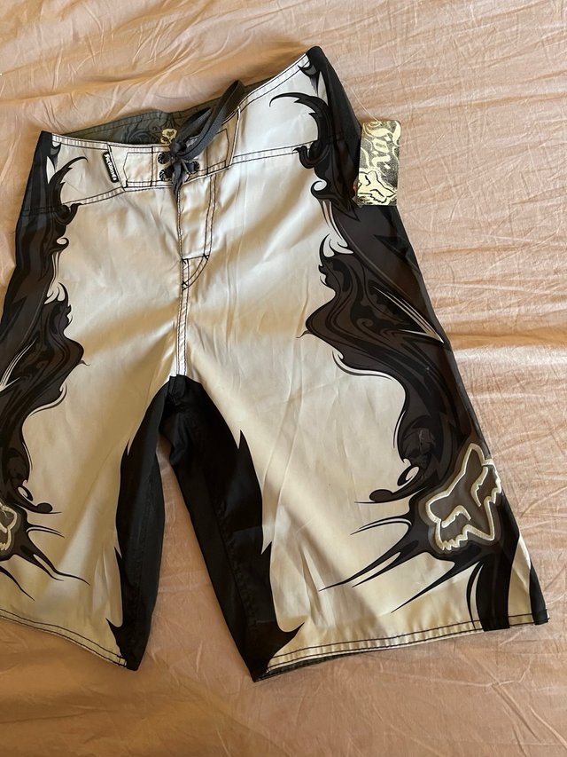 Pantalón corto Fox Board Shorts Talla 30 NUEVO