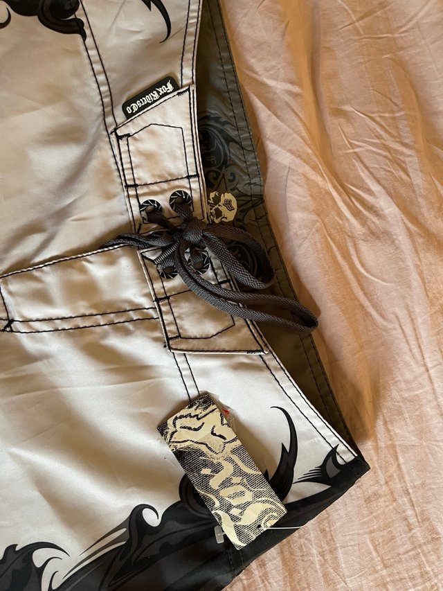 Pantalón corto Fox Board Shorts Talla 30 NUEVO