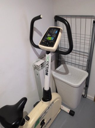 Bicicleta Estática BH Fitness ProAction