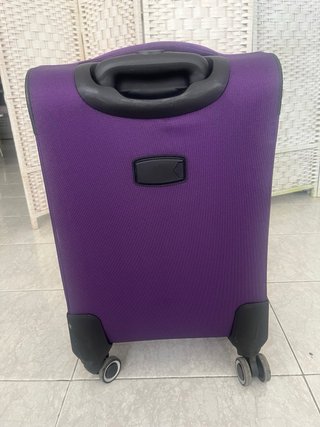 Maleta EILV DUONI Morada, se puede meter en cabina