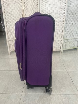 Maleta EILV DUONI Morada, se puede meter en cabina