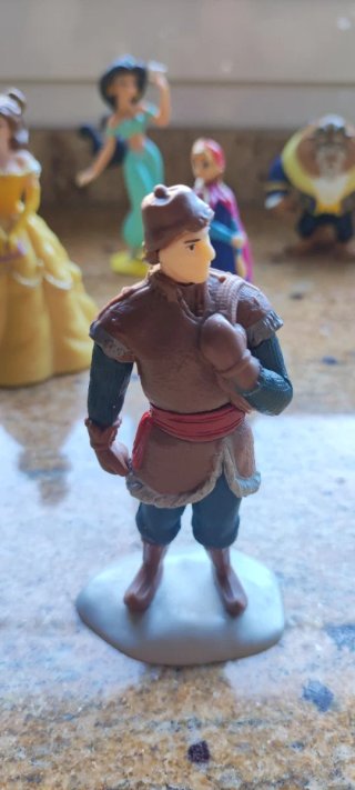 Figuras Disney: Princesas, Bestia y Spiderman