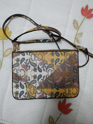 Bolso de hombro estampado
