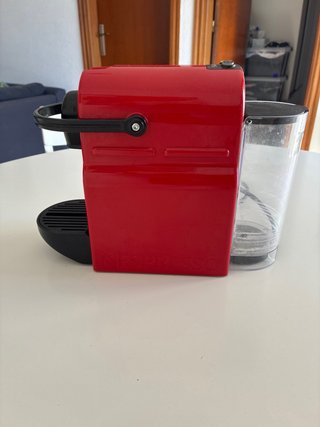 Cafetera Nespresso Krups Roja