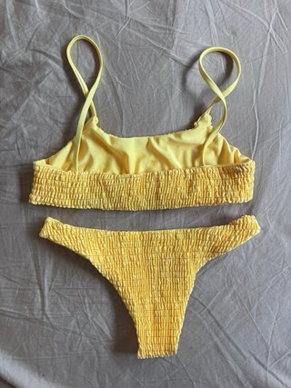 Bikini fruncido amarillo