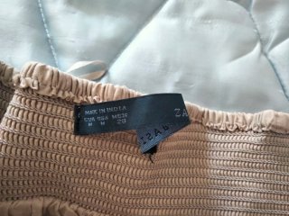 Falda beige de Zara Basic.