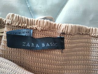 Falda beige de Zara Basic.