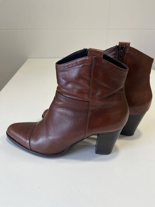 Botines Dénouée Mujer Marrones