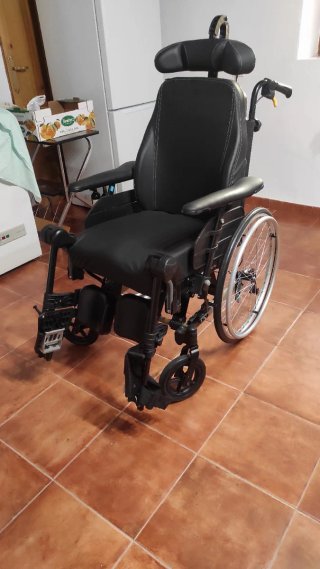 Silla ruedas basculante Invacare Rea Clematis Pro
