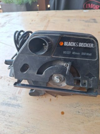 Sierra Eléctrica Black&Decker 40mm 550W