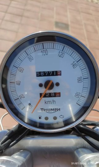 Triumph Speedmaster 900 Negra