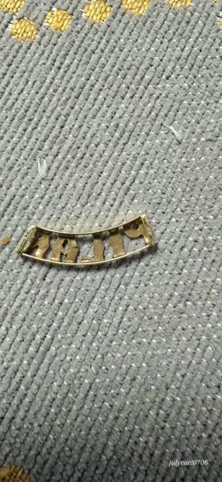 Dije Nombre Oro 18K