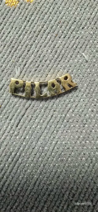 Dije Nombre Oro 18K