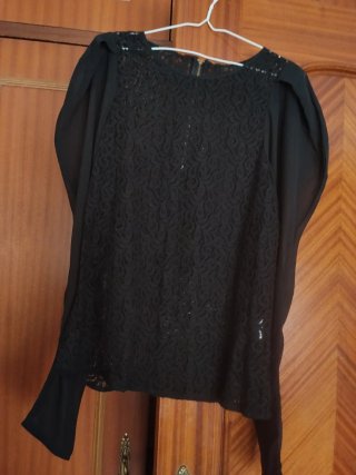Blusa Benetton Negra Encaje