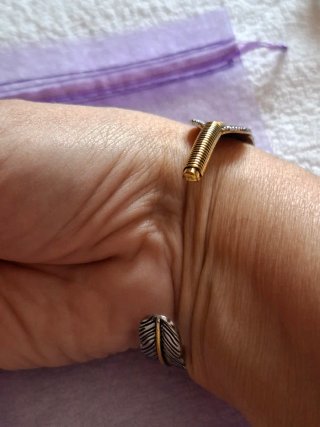 Pulsera diseño pluma oro y plata
