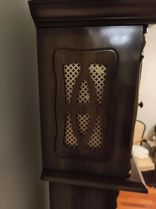 Reloj de pie antiguo de madera