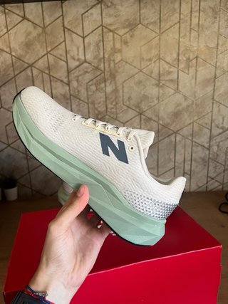 New Balance Rebel v4 Verde/Blanco