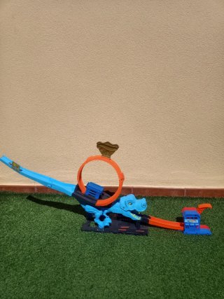 Circuito Hot Wheels T-Rex