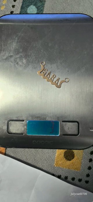 Dije Nombre Oro 9k