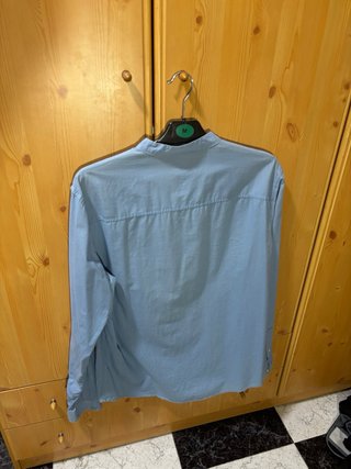 Camisa azul hombre cuello mao