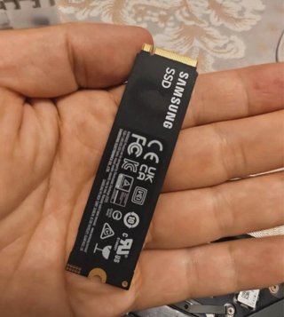 Samsung 9100 PRO 4TB PCIe 5.0 NVMe M.2 SSD