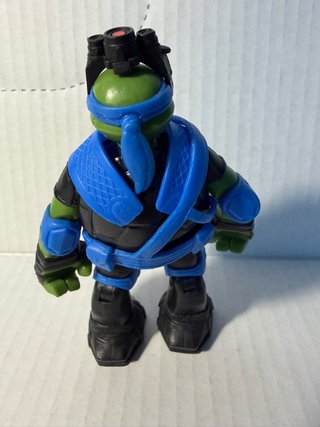 Leonardo TMNT Stealth Tech 2013 12cm con coprispal